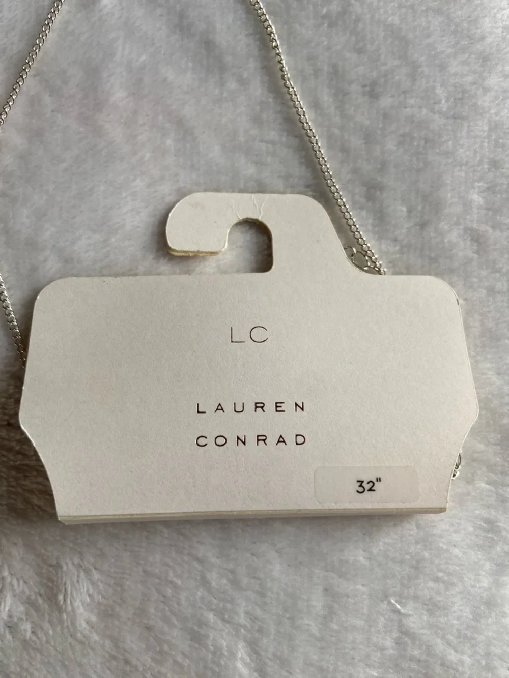 🏷️ BNWT Lauren Conrad 32” Silver Feather Pendant Necklace